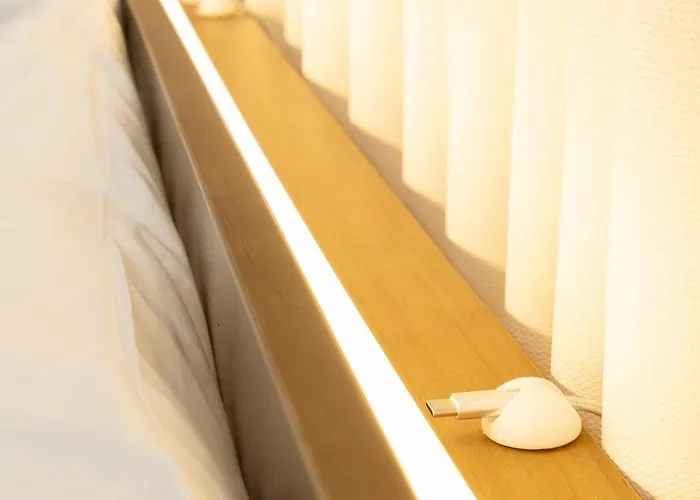 Hongdae Station 5min 8f View 2br For 6 *
