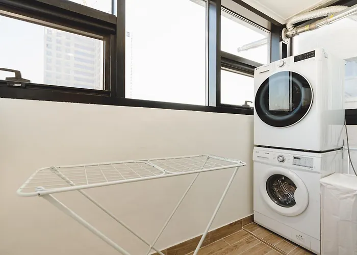 Hongdae Station 5min 8f View 2br For 6 首爾